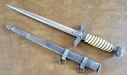 Nazi Luftwaffe Officer's 2nd Model Dagger by P.D. Luneschloss...$385 SOLD